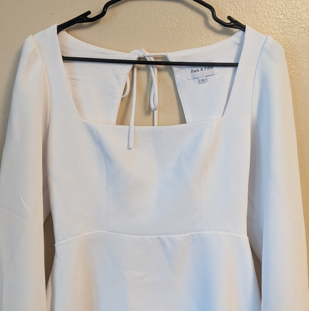 Park & Fifth White Long Sleeve Dress - Picture 4 of 6